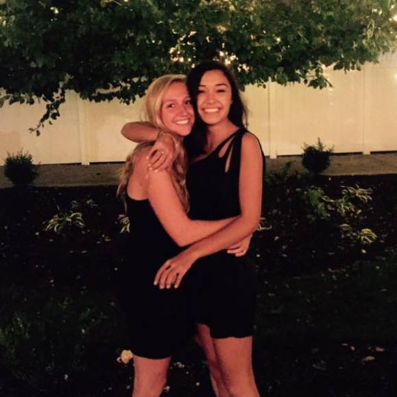 Meet your Posher, Brooke - Picture 1 of 1