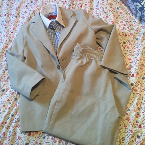 THREE PIECE KIDS SUIT⚽️🏉🏀 - Picture 1 of 3