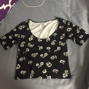 Black floral crop top