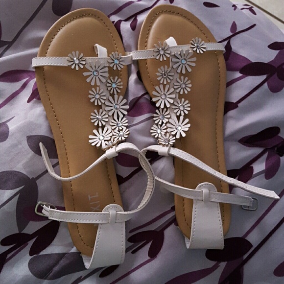 White daisy sandals