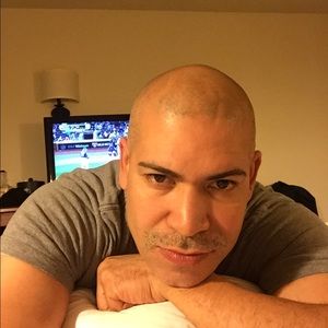 Meet your Posher, Carlos