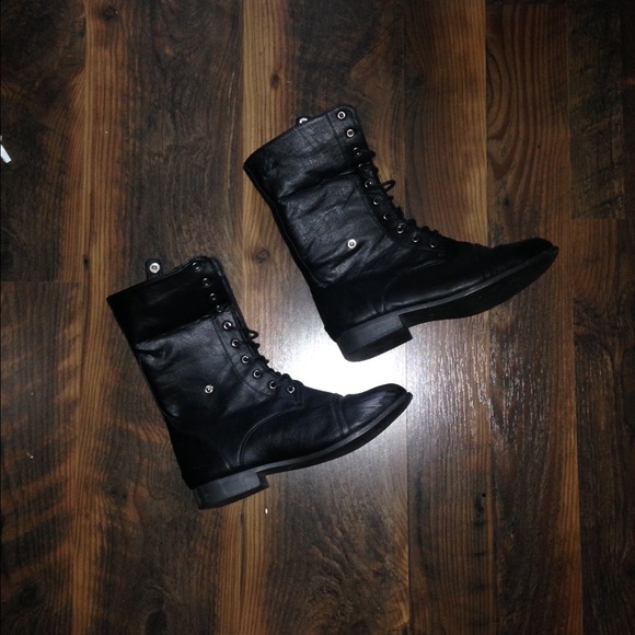 Black combat boots 🌙