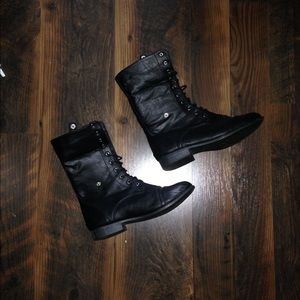 Black combat boots 🌙