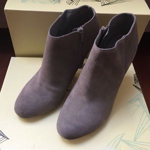 Urban Outfitters Ankle Bootie Grey Color