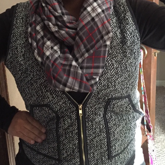 🎀Herringbone Vest🎀 - Picture 2 of 2