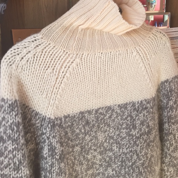 J. Crew Sweaters - J.Crew turtleneck sweater J. Crew Sweaters - J.Crew turtleneck sweater