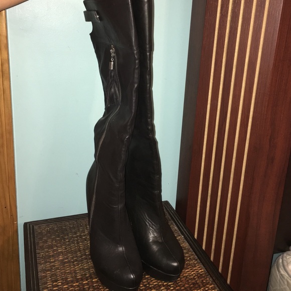 High heel boots