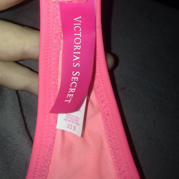 Victoria's Secret swimsuit top - Picture 3 of 3