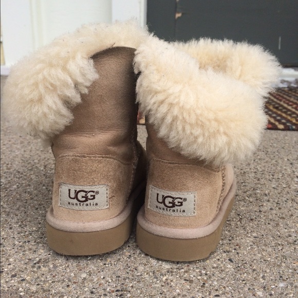 Toddler girl UGGS. Size 9. Authentic.