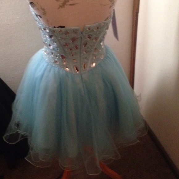 homecoming dress - Picture 3 of 3