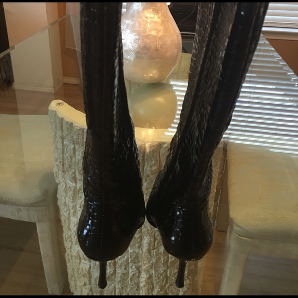 ✨👢BLACK CROC KNEE HIGH BOOTS✨👢👢 - Picture 3 of 5