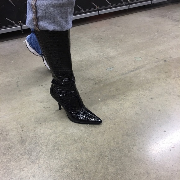 ✨👢BLACK CROC KNEE HIGH BOOTS✨👢👢 - Picture 4 of 5