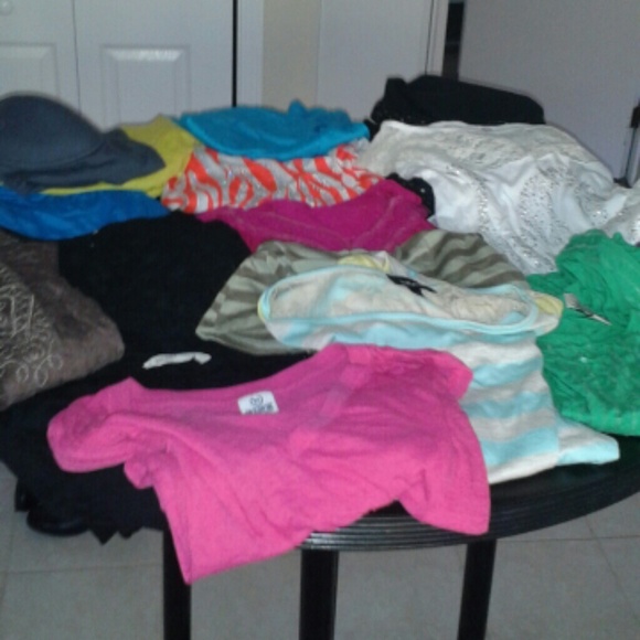 Huge large bundle!! - Picture 1 of 4