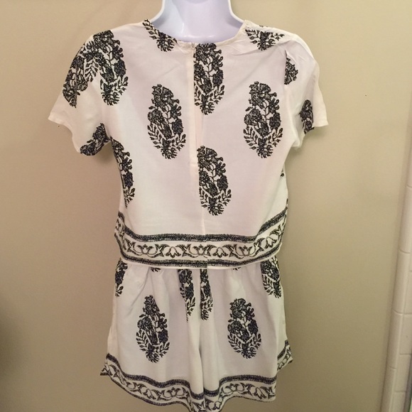 Matching top and bottom - Picture 3 of 3