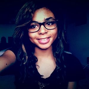 Meet your Posher, Elise