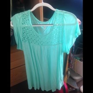 Flowy shirt with lace