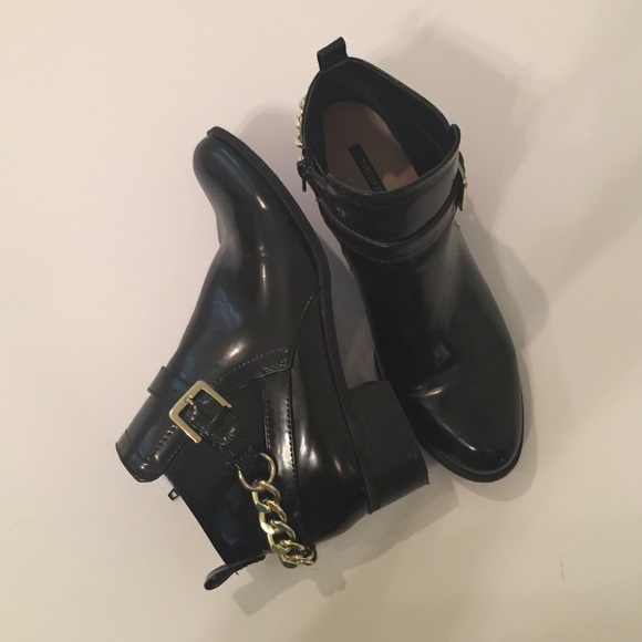 Forever 21 black booties