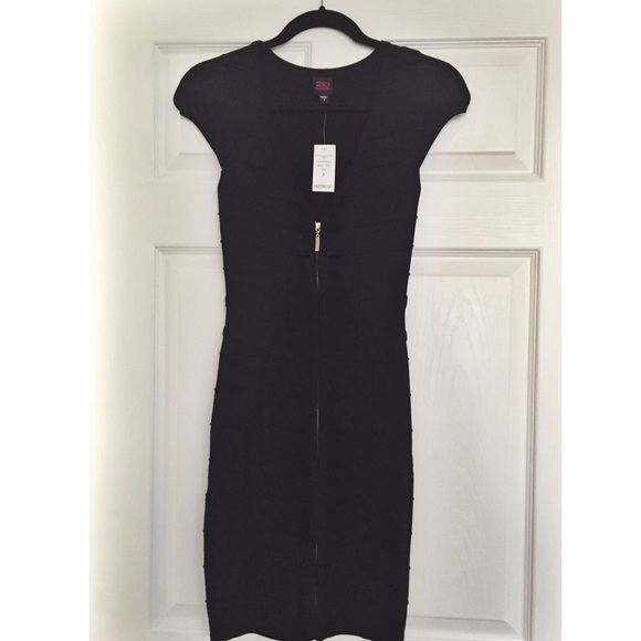 2B Bebe Little Black Dress with Zipper. Bodycon