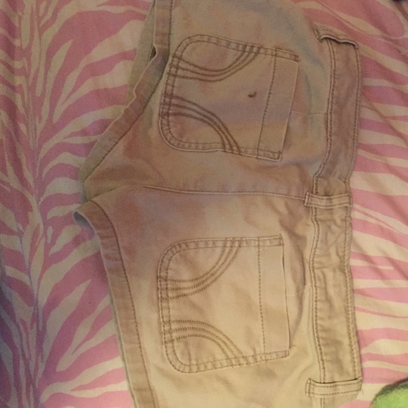 Shorts - Picture 2 of 3