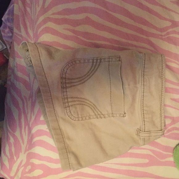 Shorts - Picture 3 of 3