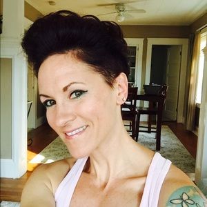 Meet your Posher, Kim