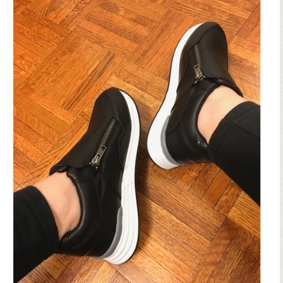 FIRM$❗️Steve Madden Sneakers🔷RETAIL $90🔷 - Picture 4 of 4