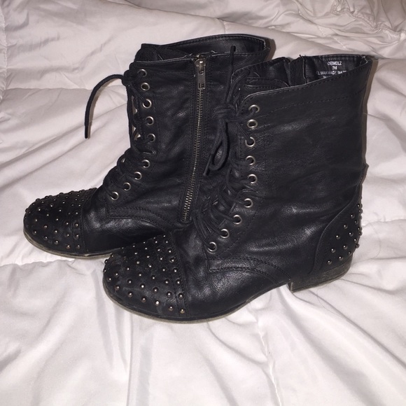 Black boots