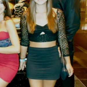 Lacy long sleeve black crop top