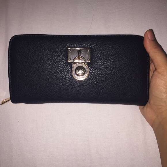 Wallet black