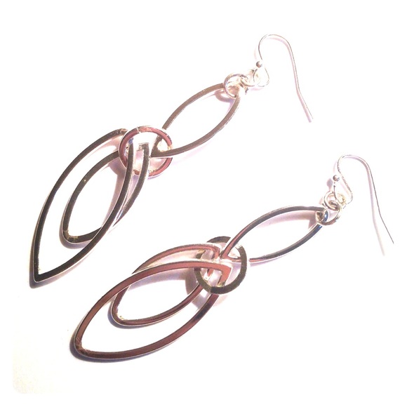 Silver party dangle earrings - Picture 1 of 1