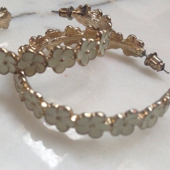 Gold and White Flower Hoop earrings