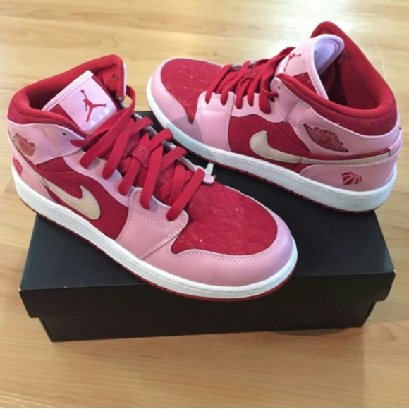 Pink.and red nike