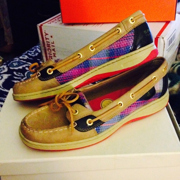 Womens cute sperrys 7.5