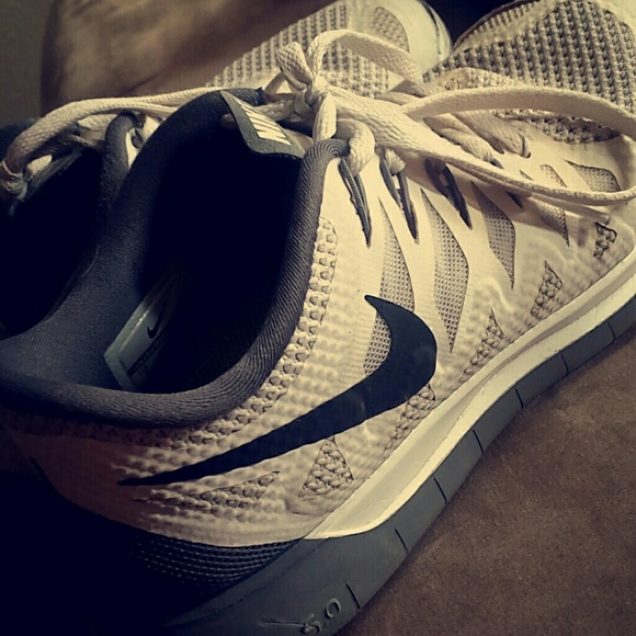 Nike Free Runs 5.0 - Picture 2 of 2