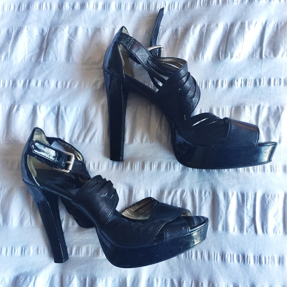 Michael Kors Leather sexy heels! 9.5 ( fits 10 )