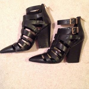 BCBGeneration point toe heels
