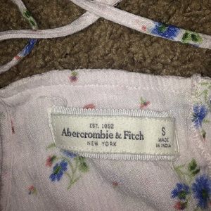 Abercrombie & Fitch floral light pink loose tank