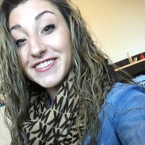 Meet your Posher, Victoria