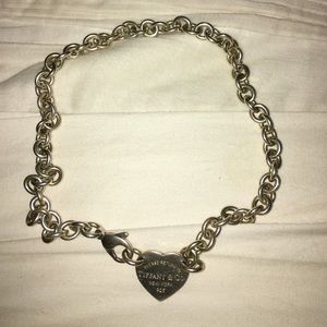 TIFFANY & CO. Heart Necklace