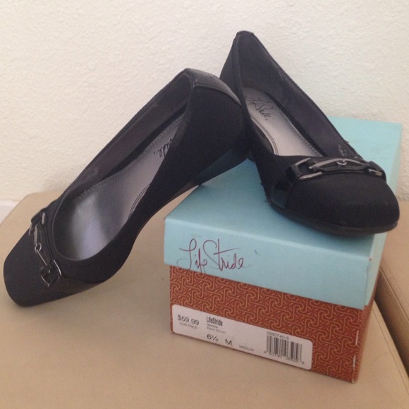 Black small wedge work shoes - Picture 1 of 4