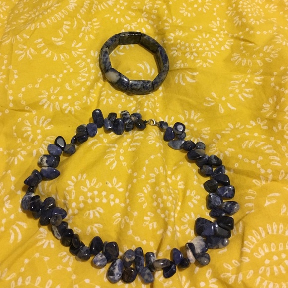 Necklace and bracelet set