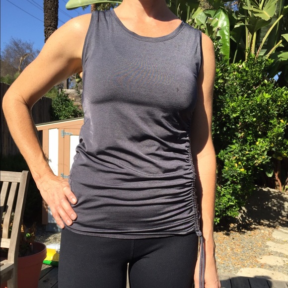 Athleta top S