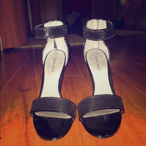 Nine West black sparkle heels