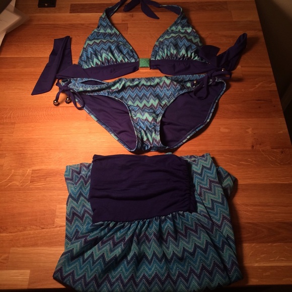 White House Black Market Bikini/Coverup Bundle!