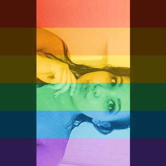 Meet your Posher, Chloe - Picture 1 of 1