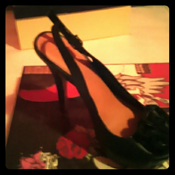 Black pump - Picture 1 of 3