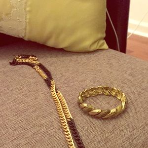 Gold and black jewelry set 😍
