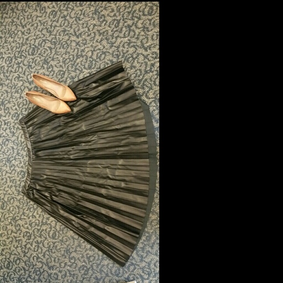 Vegan Leather pleated skirt