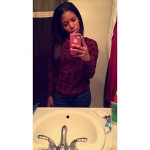 Meet your Posher, Kayla