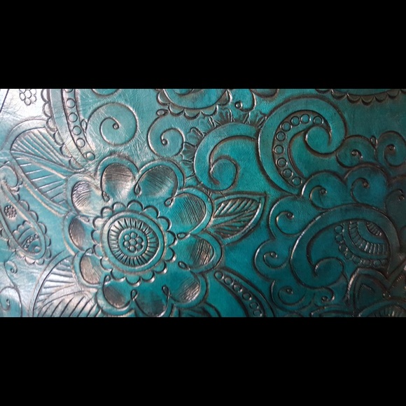 Turquoise Tooled Handmade Mexican Leather Purse - Picture 2 of 3